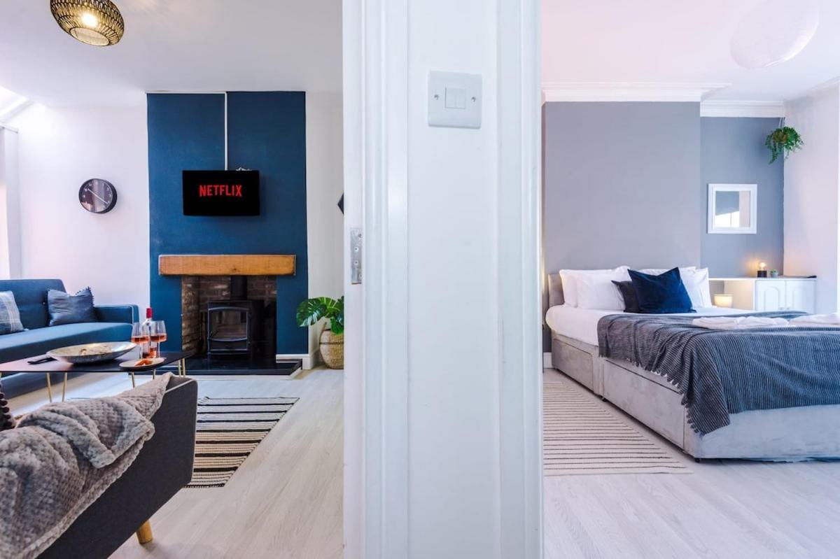 Large 4 Bedroom Home With Free Parking Near Mediacityuk Manchester Eksteriør bilde
